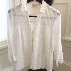Anthropologie Vanessa and Virginia size 6 shirt.